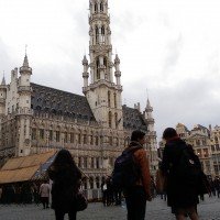 Turistas na Grand Place – Receita de Viagem