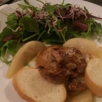 foie-gras-com-pera-caramelada-receita-de-viagem