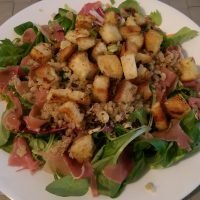 salada-de-quinoa-com-presunto-cru-receita-de-viagem